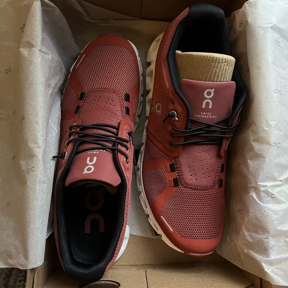 Women’s On Cloud 5 shoes